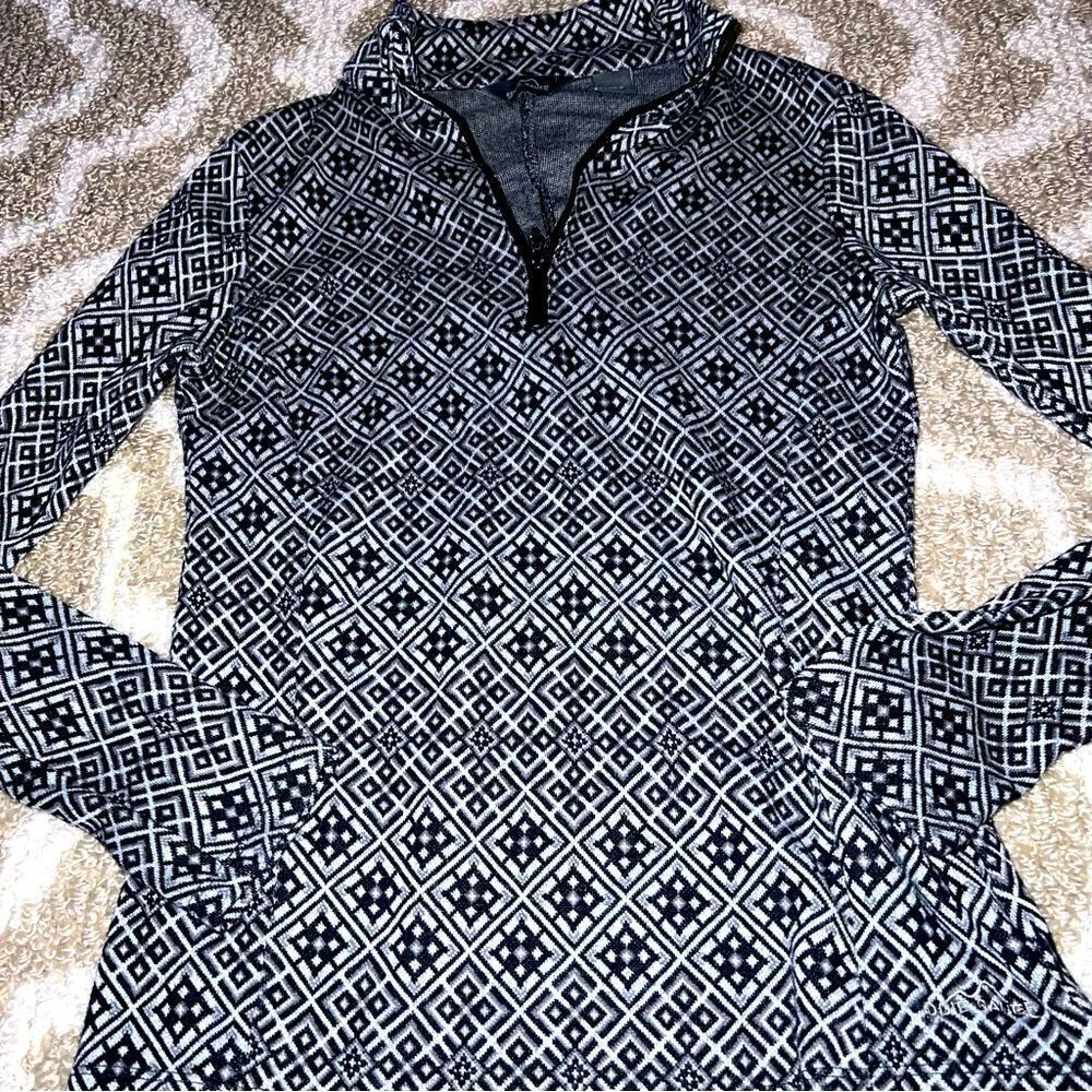 Eddie Bauer half zip size M
